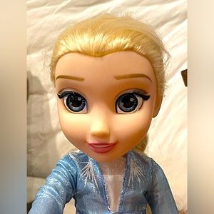 Disney Frozen 2 Princess Elsa Adventure Doll!